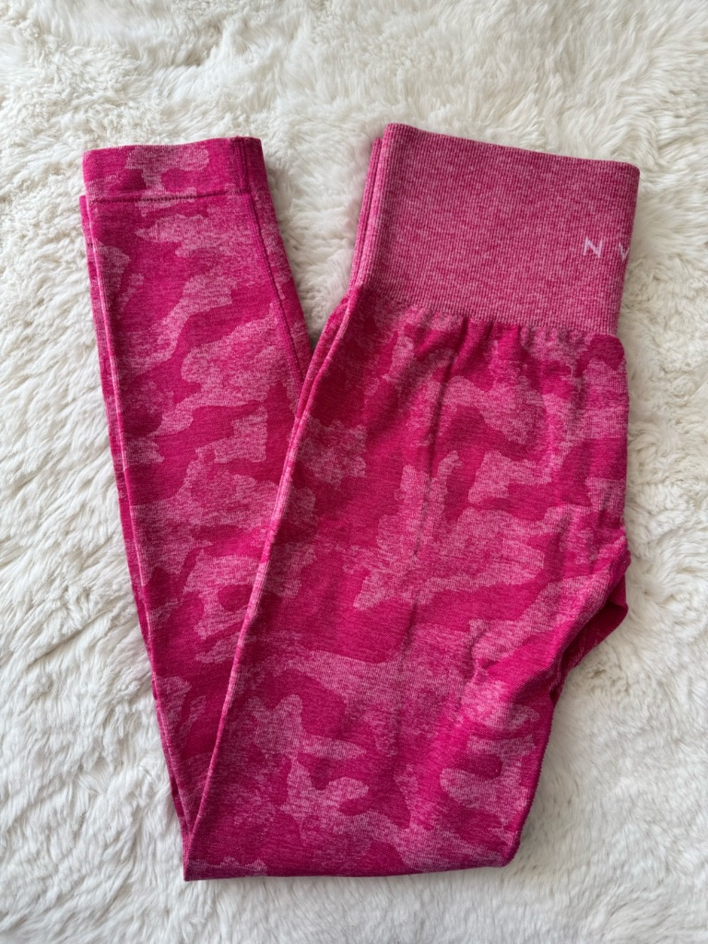 NVGTN Pink Camo Seamless Leggings Size Small